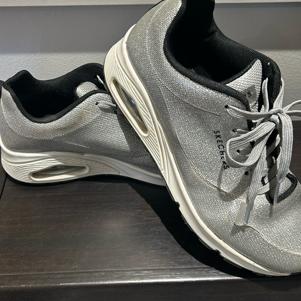 Skechers Women's Silver and Black Athletic Sneakers